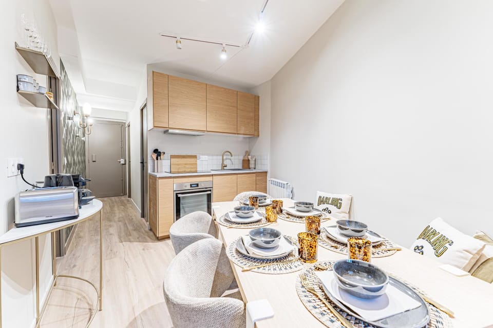 Modern Family Suite with 3 bedrooms and 2 bathrooms for 6 people Apartment in Paris