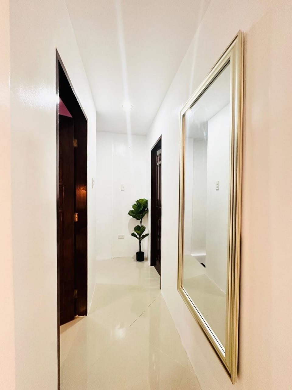 Yellow Townhouse near IT Park with WiFi and Washer Apartment in Cebu City