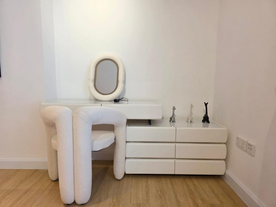 Bedroom, wardrobe