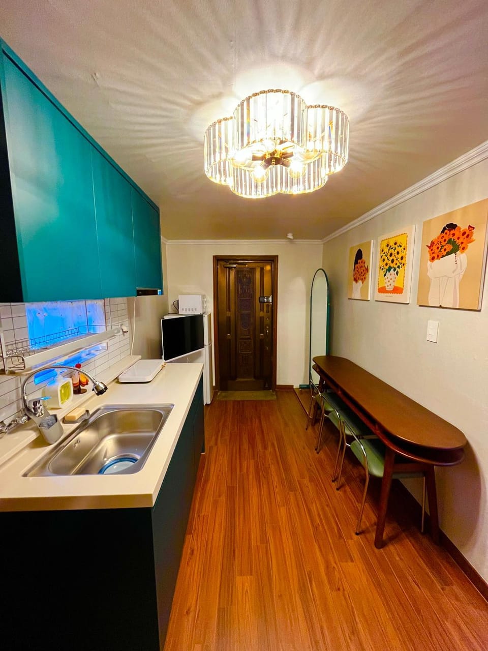 Kitchen or kitchenette, Living room, Dining area