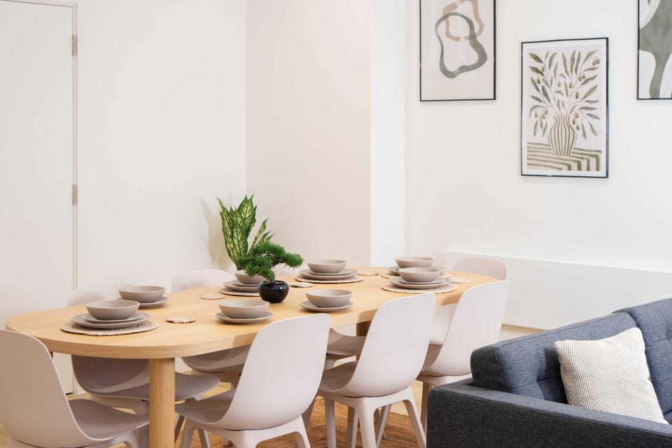 Seating area, Dining area