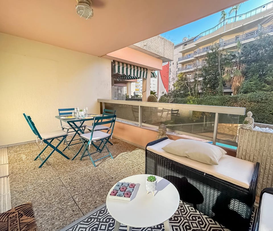 Studio avec piscine, balcon privé à 5 min plage Apartment in Roquebrune-Cap-Martin