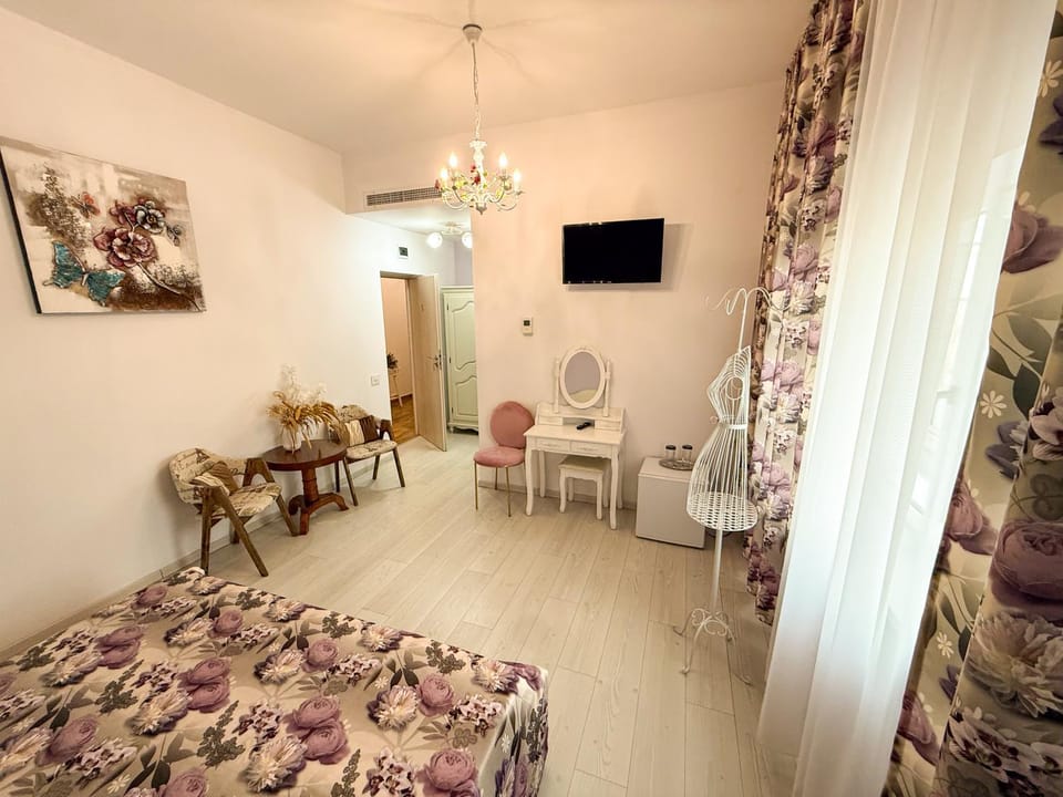 Cazare Târg Paște Craiova - Dormitor Dublu cu baie privata Apartment in Craiova