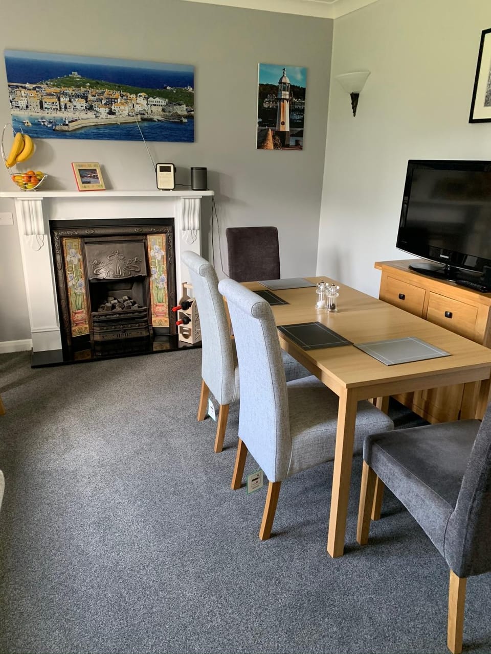 Seating area, Dining area