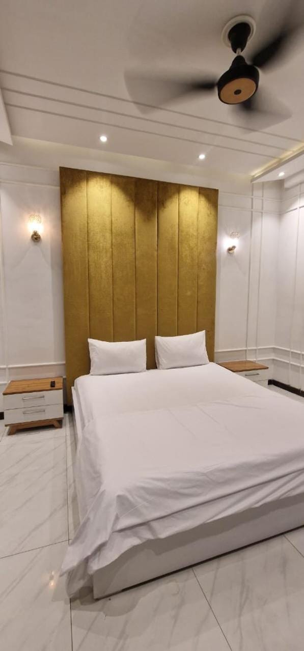 Rooms In DHA Phase 6 Near PKLI & Raya - DHA Lahore Bed and Breakfast in Lahore