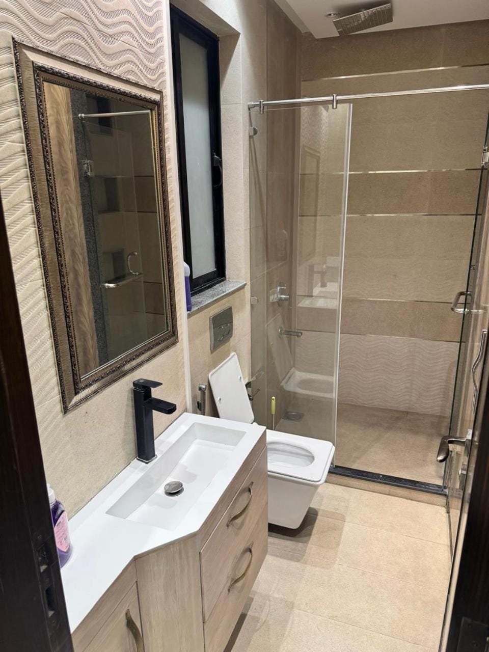 Rooms In DHA Phase 6 Near PKLI & Raya - DHA Lahore Bed and Breakfast in Lahore