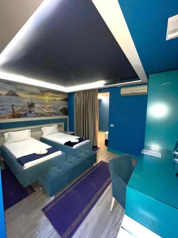 Bed, Photo of the whole room