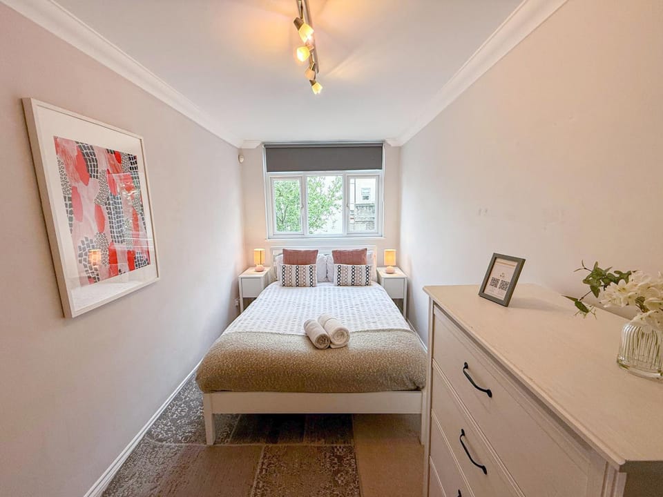 Bed, View (from property/room), Decorative detail, Bedroom, flat iron, hair dryier, heating, storage, towels, wardrobe