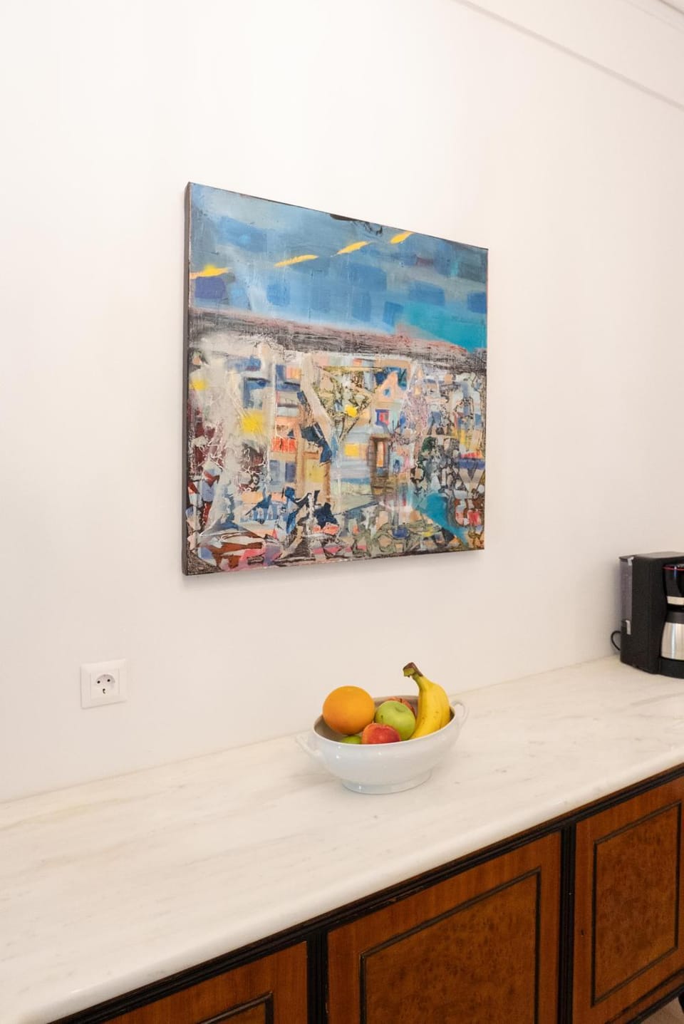 Kitchen or kitchenette, Food and drinks