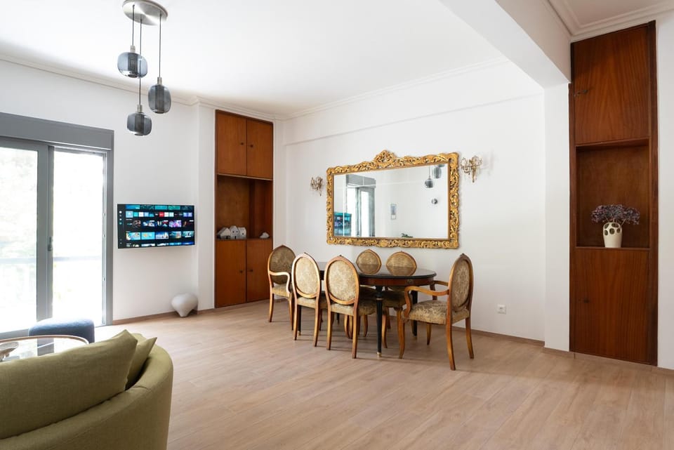 TV and multimedia, Dining area