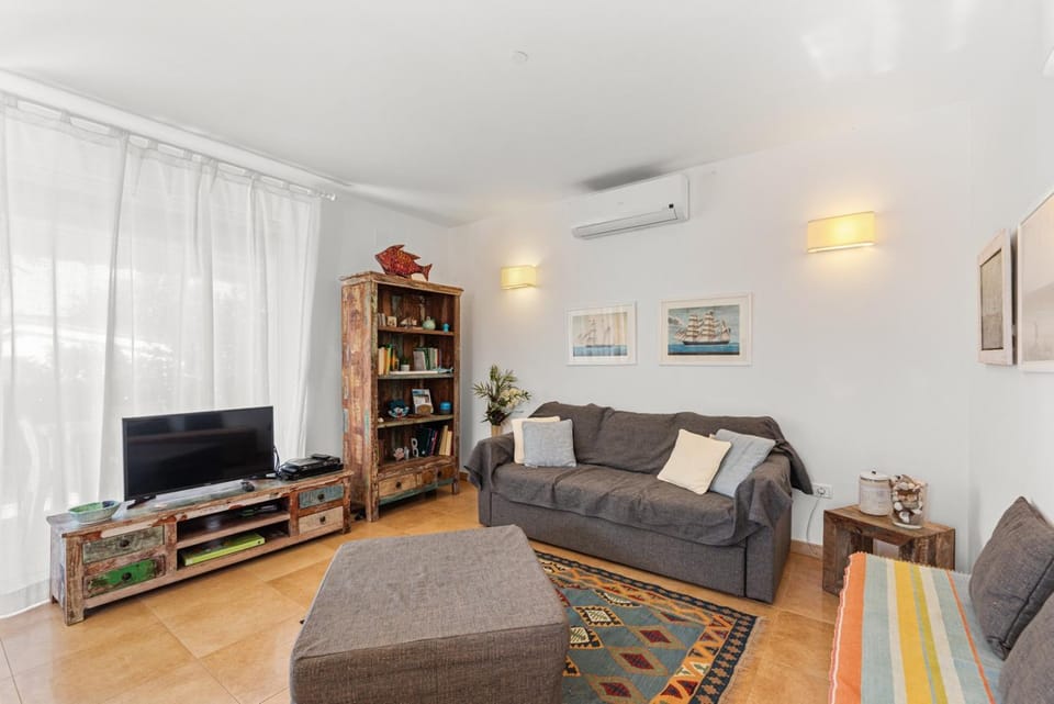 Apartment Tina's Garden Apartment in Novigrad