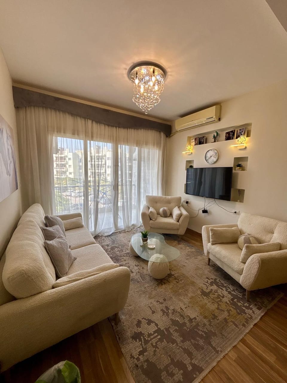 Cozy crystal lounge Apartment in Egypt