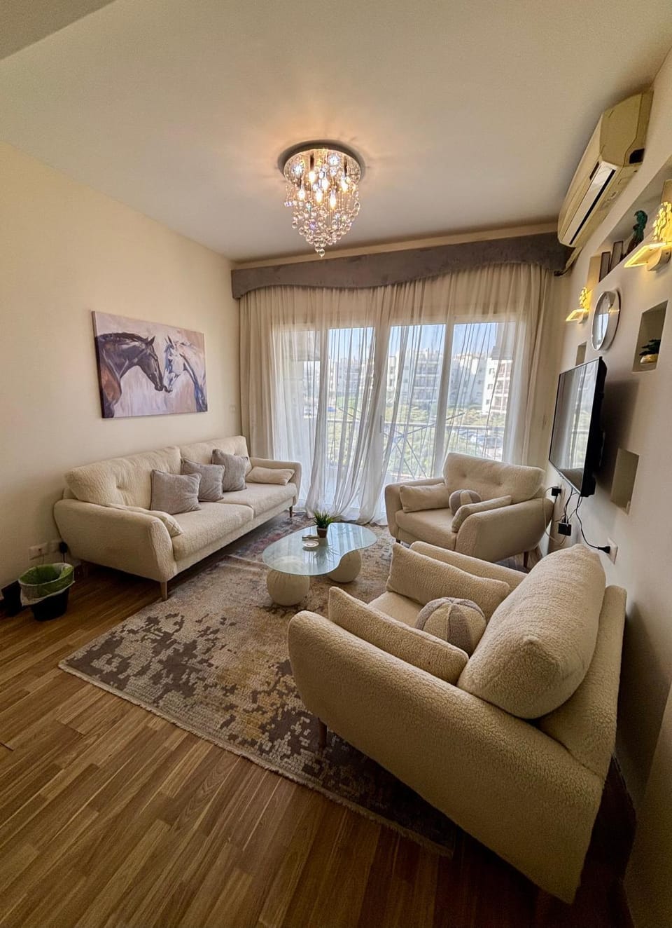 Cozy crystal lounge Apartment in Egypt
