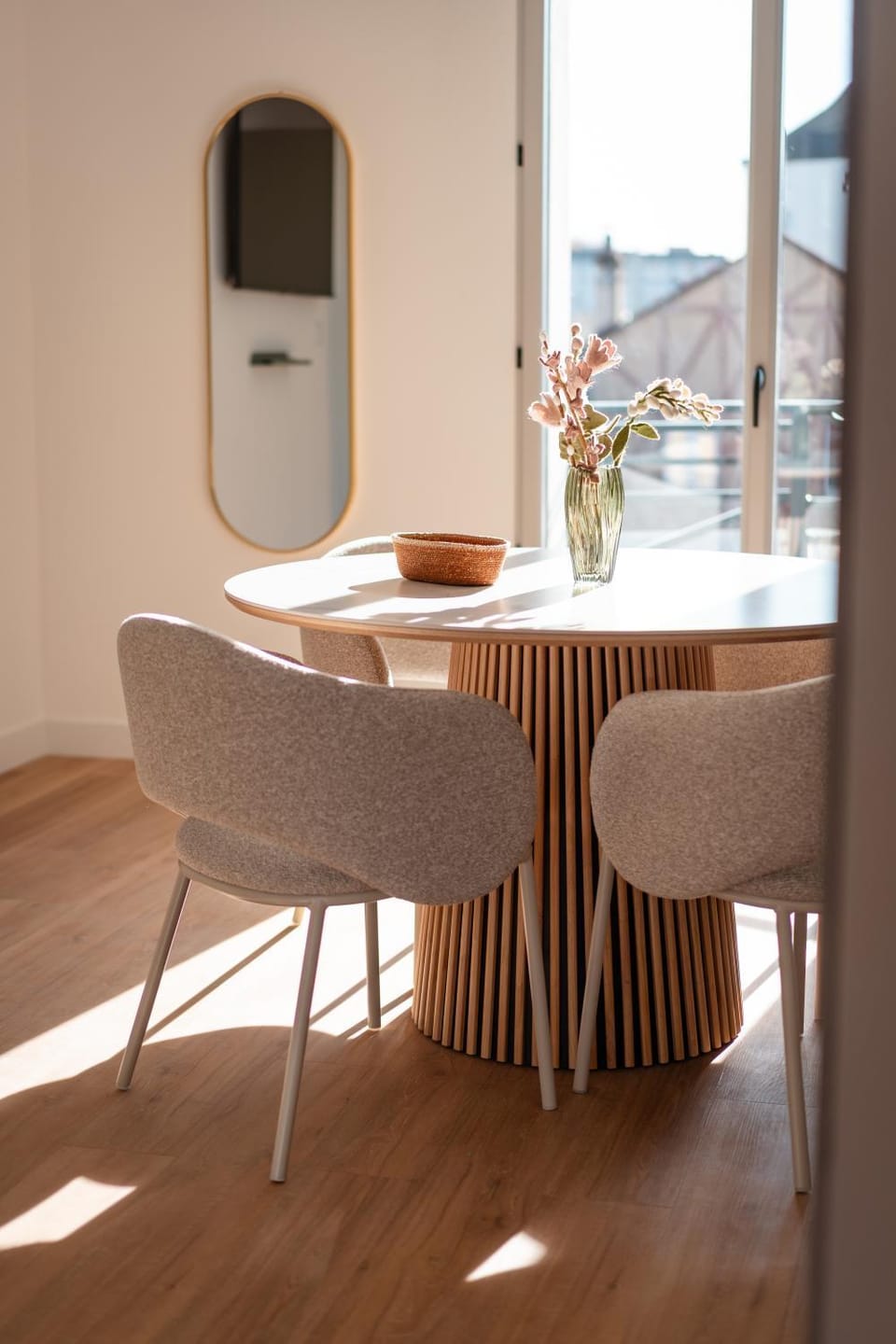 Seating area, Dining area