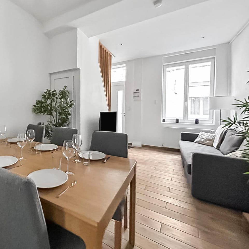 La maison peinte par Eugene Delacroix - Netflix House in Cambrai