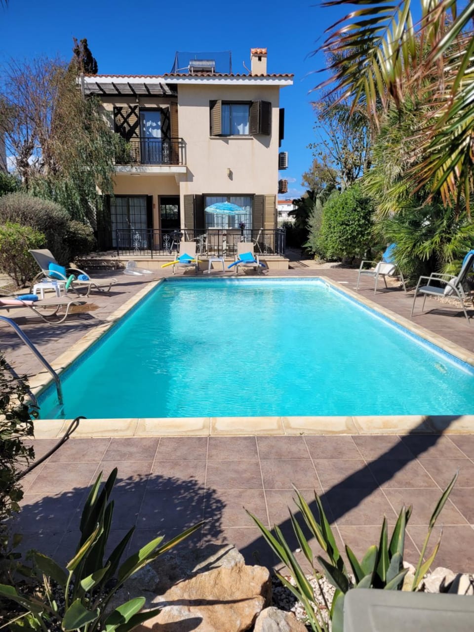 Property building, Garden, Garden view, Pool view, Swimming pool, sunbed