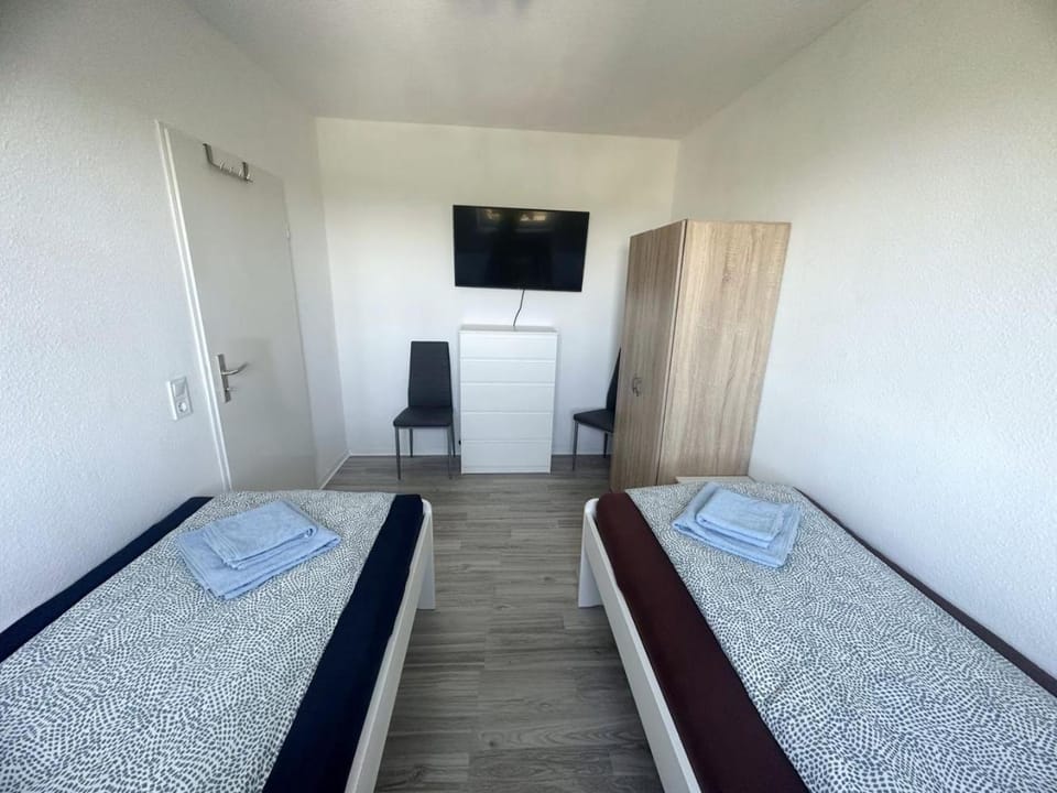 Bed, TV and multimedia, Photo of the whole room, Evening entertainment, Bedroom, towels, wardrobe