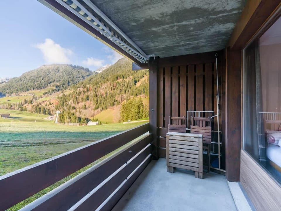Alpine Studio for 4 in Nature Parc balcony&Parking Apartment in Canton of Valais