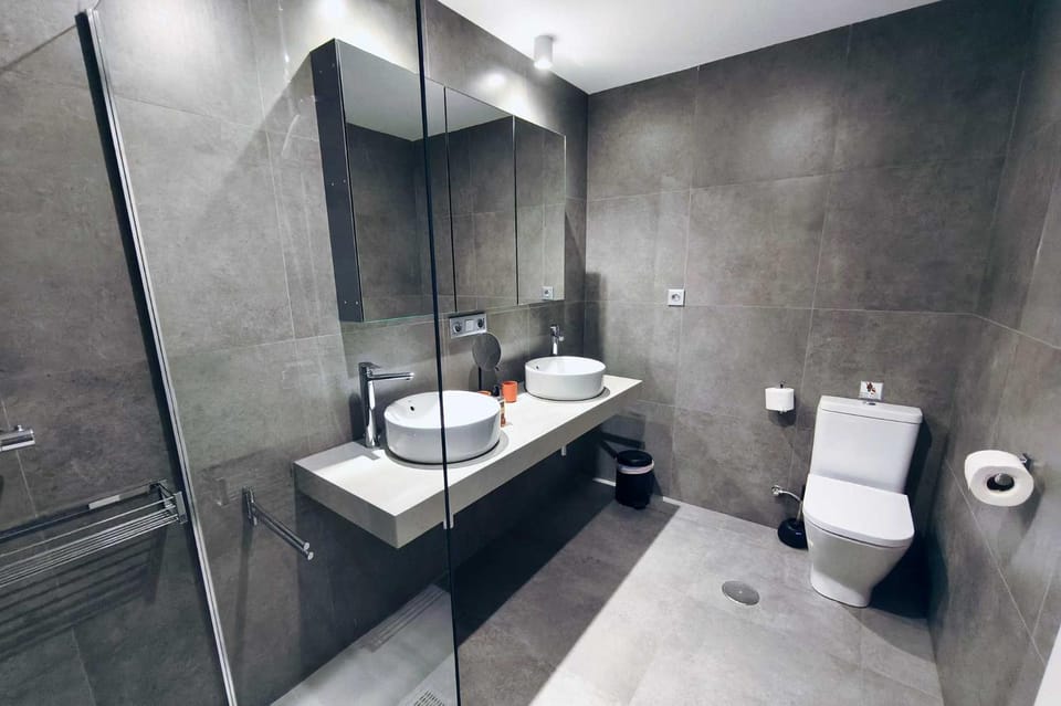 Shower, Bathroom