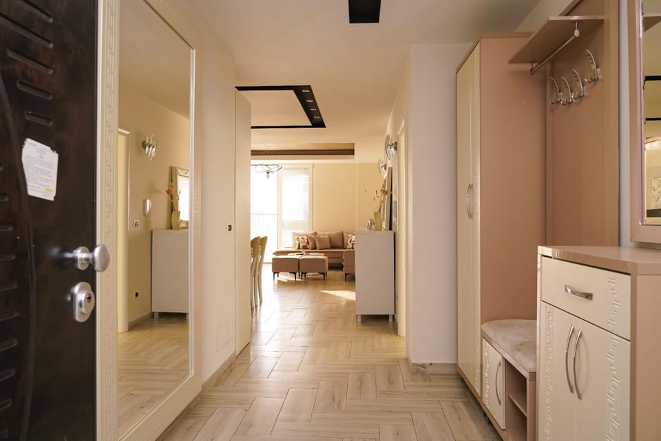 Bed, Kitchen or kitchenette, Photo of the whole room, Bedroom, oven, wardrobe