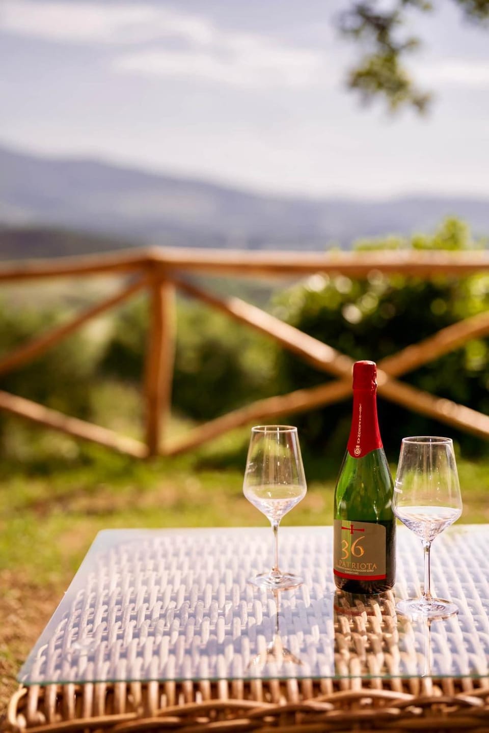 Day, Natural landscape, Food and drinks, Drinks, Alcoholic drinks