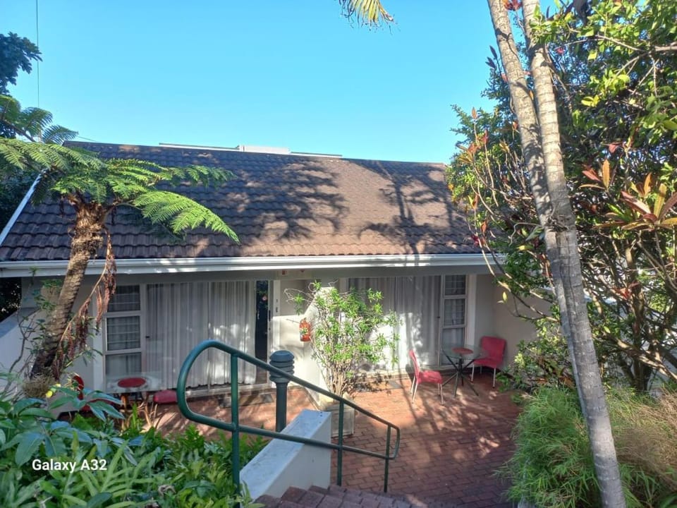 PJ'S Guest House Bed and Breakfast in Durban