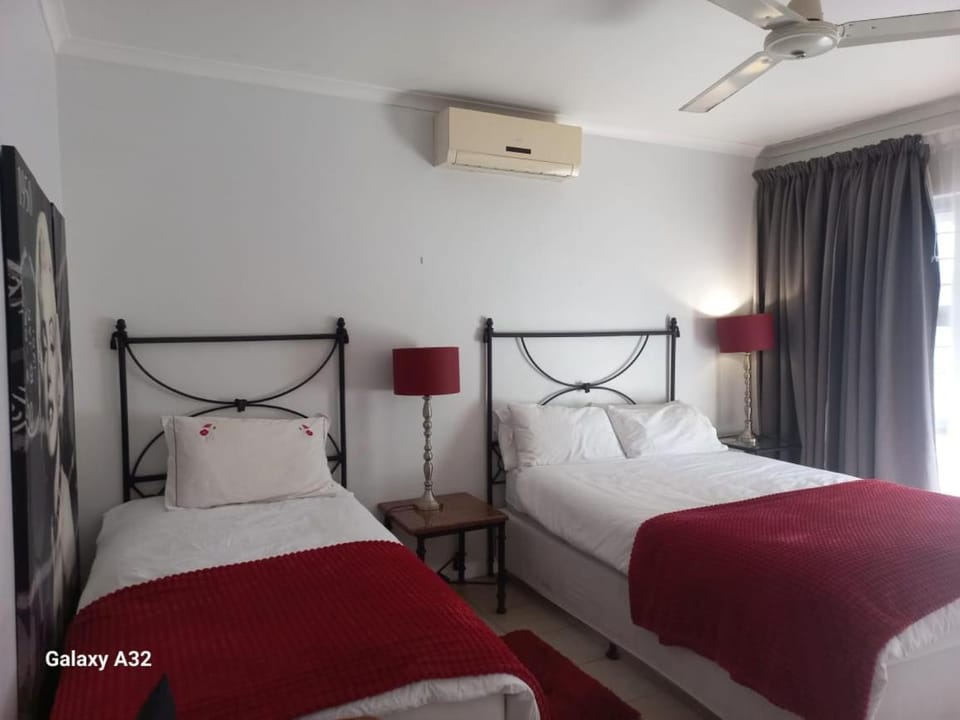 PJ'S Guest House Bed and Breakfast in Durban