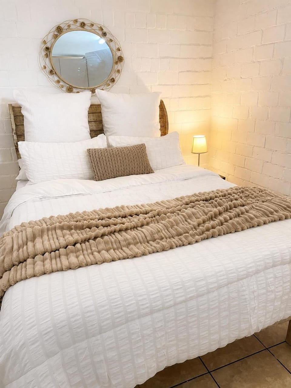 Bay Breeze Guesthouse Selfcatering Bed and Breakfast in Cape Town