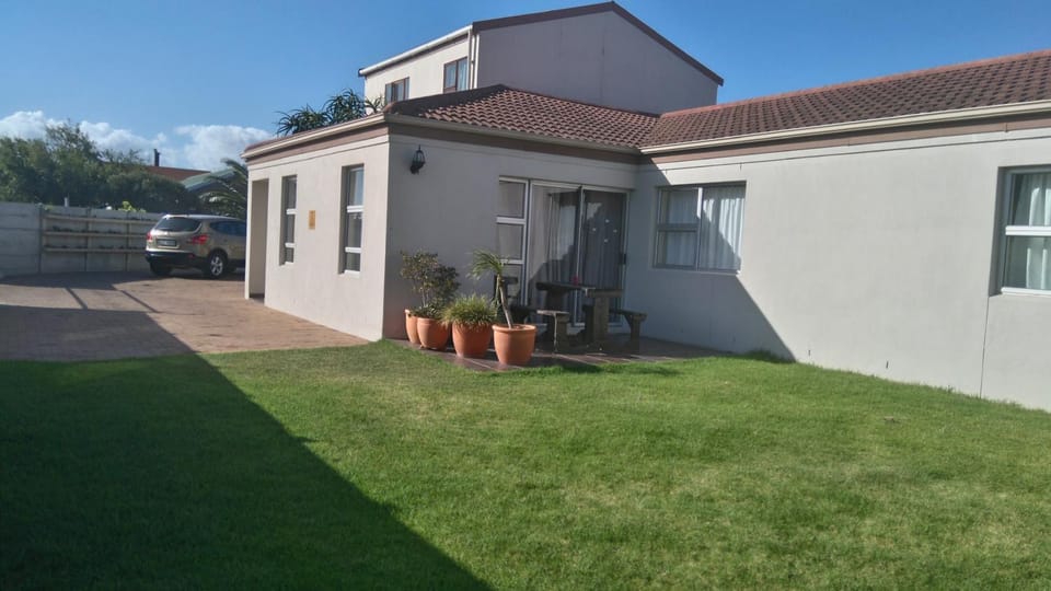 Property building, Patio, BBQ facilities, Garden, Balcony/Terrace