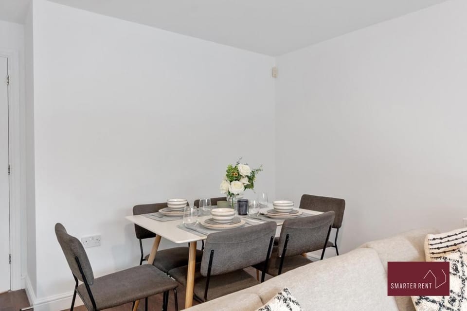 Three Bed House Maidenhead - Parking House in Maidenhead