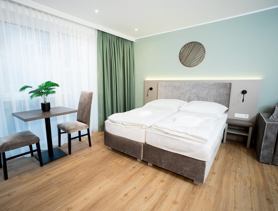 Bed, Living room, Photo of the whole room, Seating area, Bedroom
