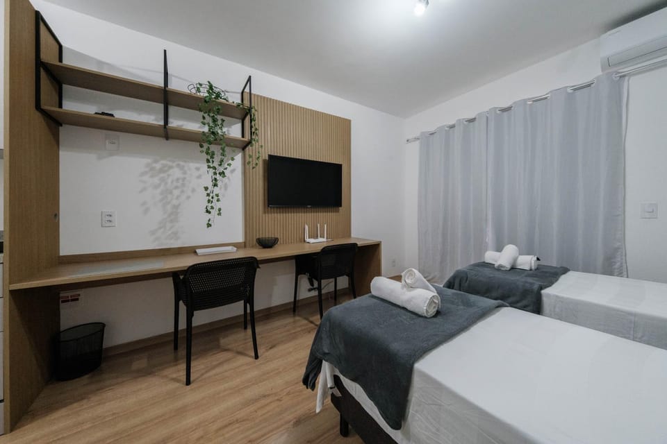 Bed, TV and multimedia, Bedroom