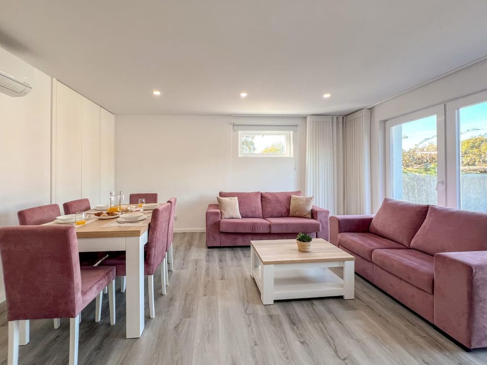 Living room, Dining area