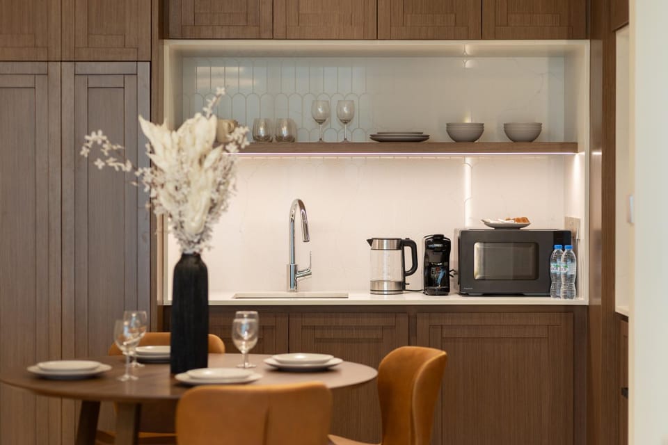Chic 1BR Sea View, Palace Beach Residence Apartment in Dubai