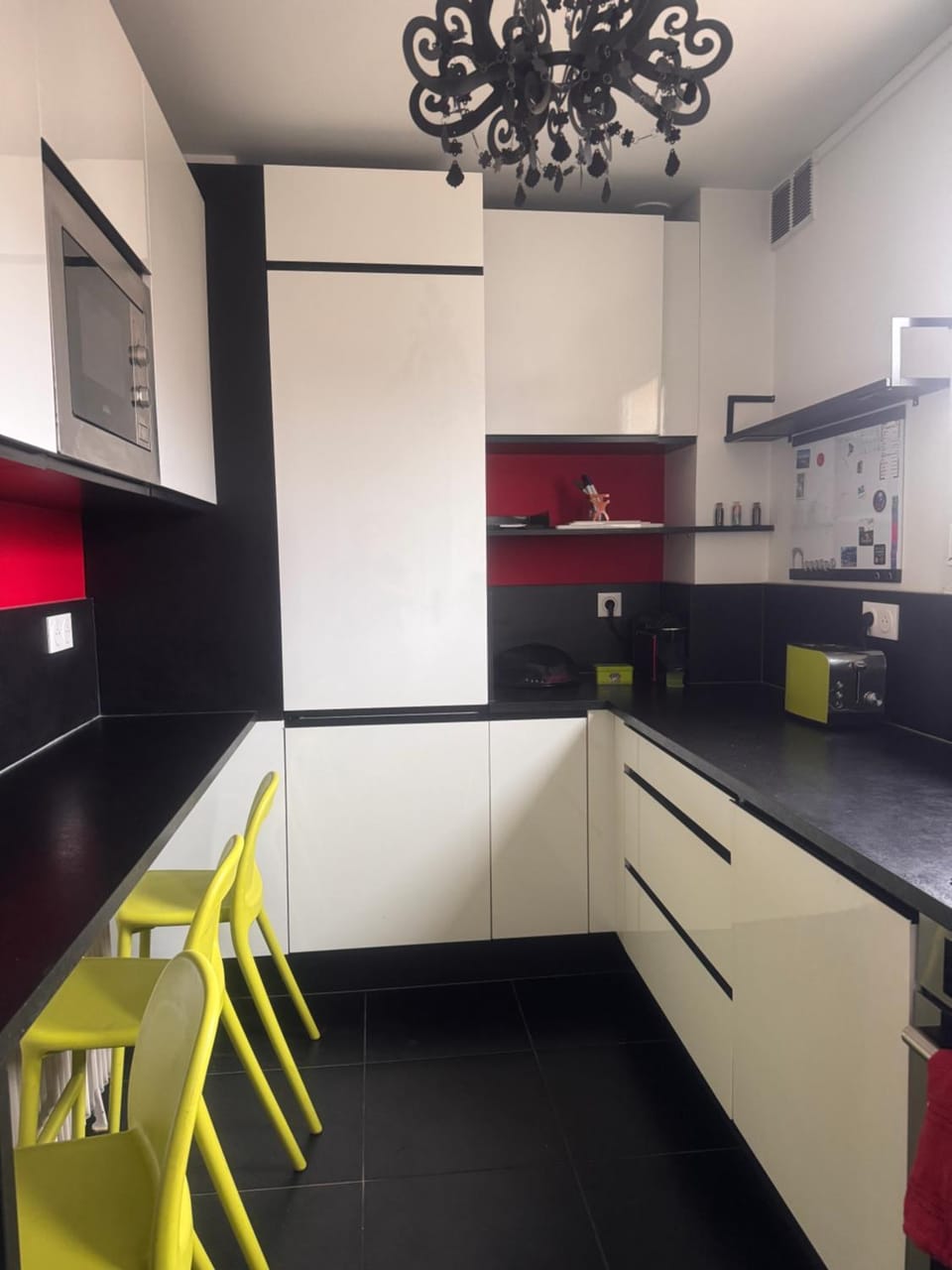 Coffee/tea facilities, Kitchen or kitchenette, dishwasher, microwave