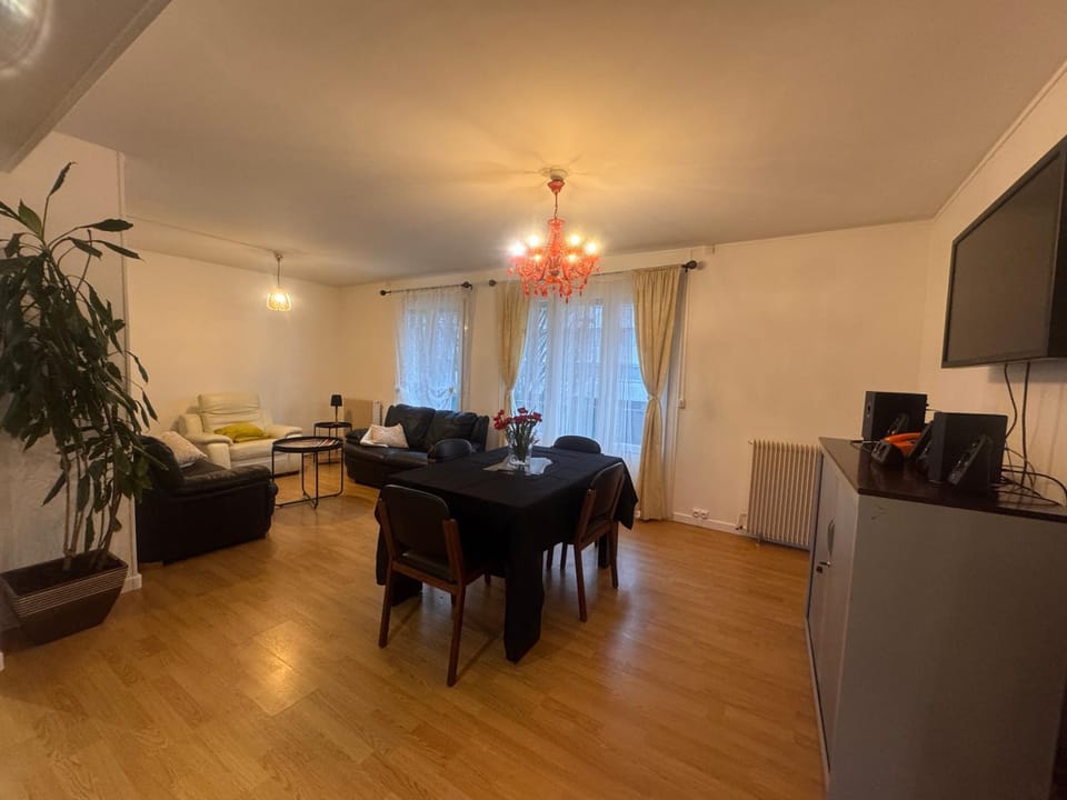 Communal lounge/ TV room, Living room