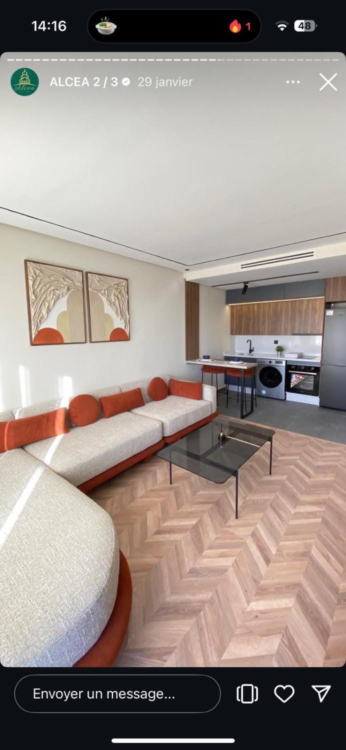 Kitchen or kitchenette, Seating area