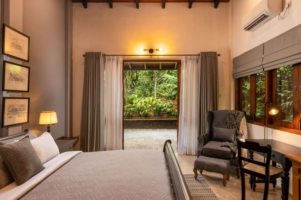 Bed, Photo of the whole room, Seating area, Bedroom, Garden view
