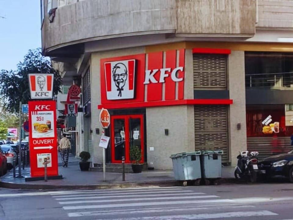 Restaurant/places to eat, Neighbourhood, Location