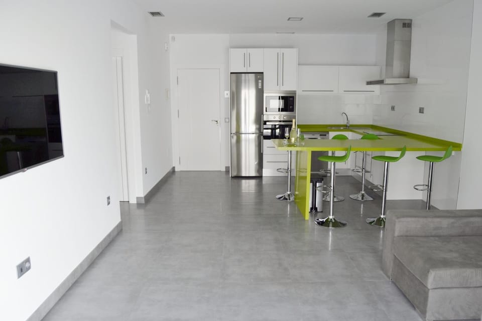 TV and multimedia, Kitchen or kitchenette, Seating area