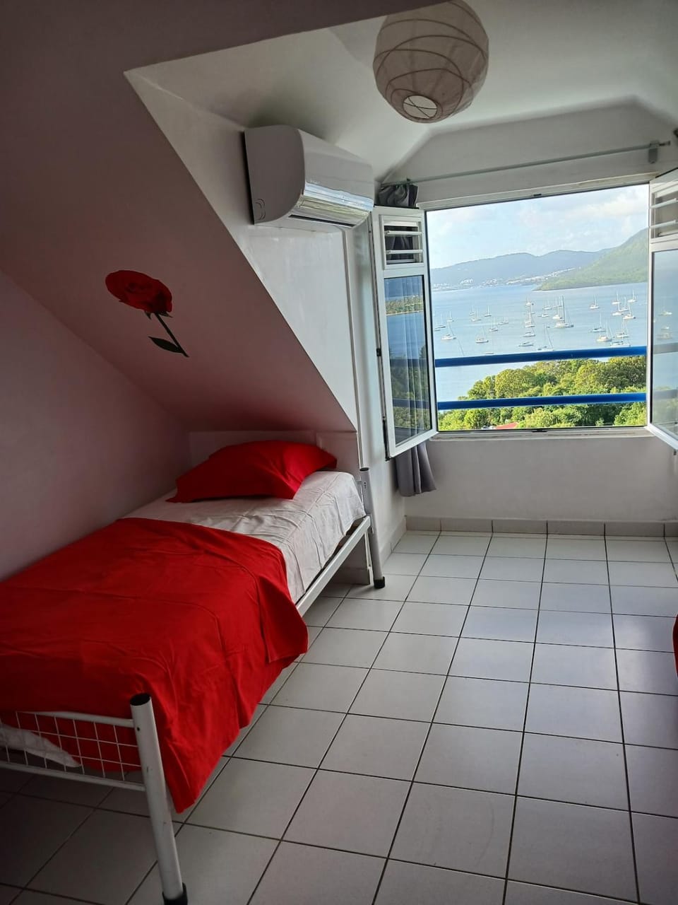 Bed, Bedroom, air conditioner