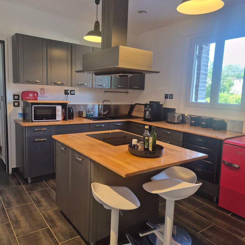 Coffee/tea facilities, Family, stove, stove, toaster, kitchen, kitchen