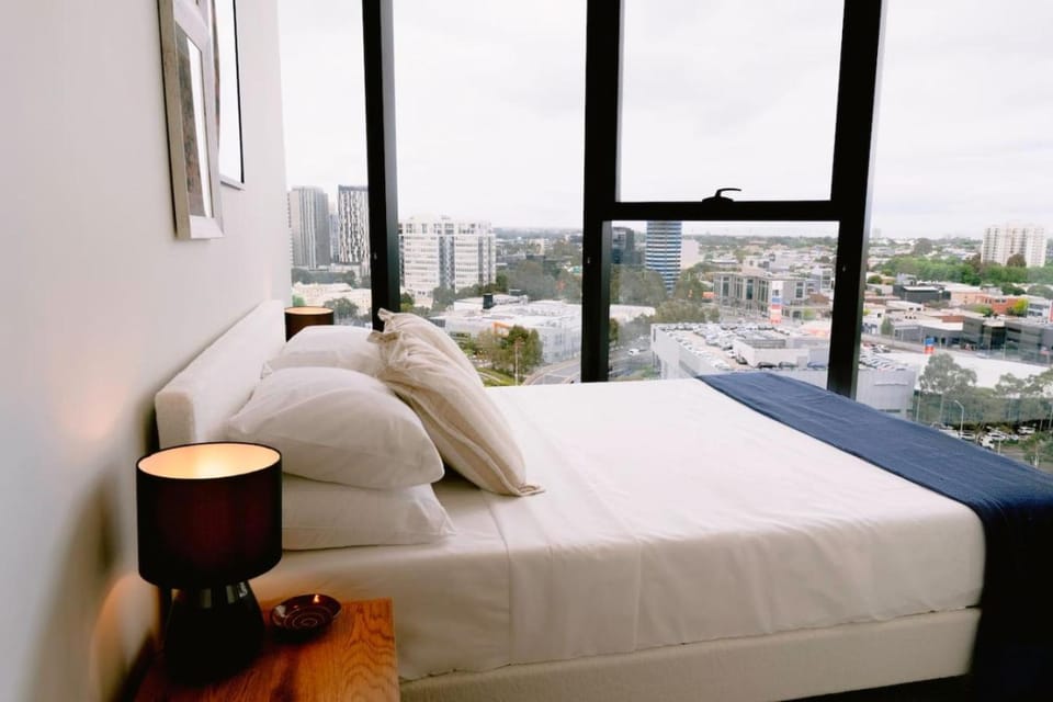 Amalfi Chic l Pool l Gym l Sauna Apartment in Southbank