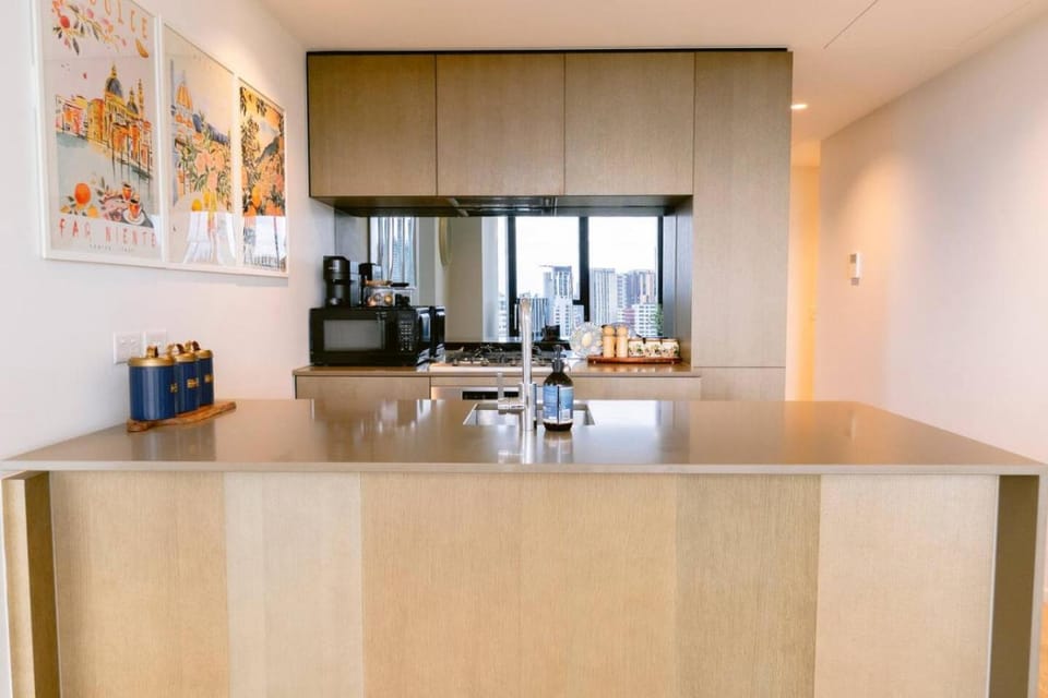 Amalfi Chic l Pool l Gym l Sauna Apartment in Southbank