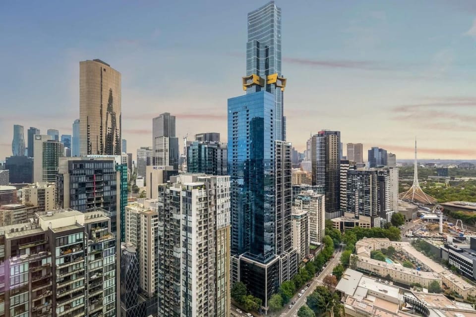 Stylish Arts Apt l Lift l Gym l Sauna Apartment in Southbank