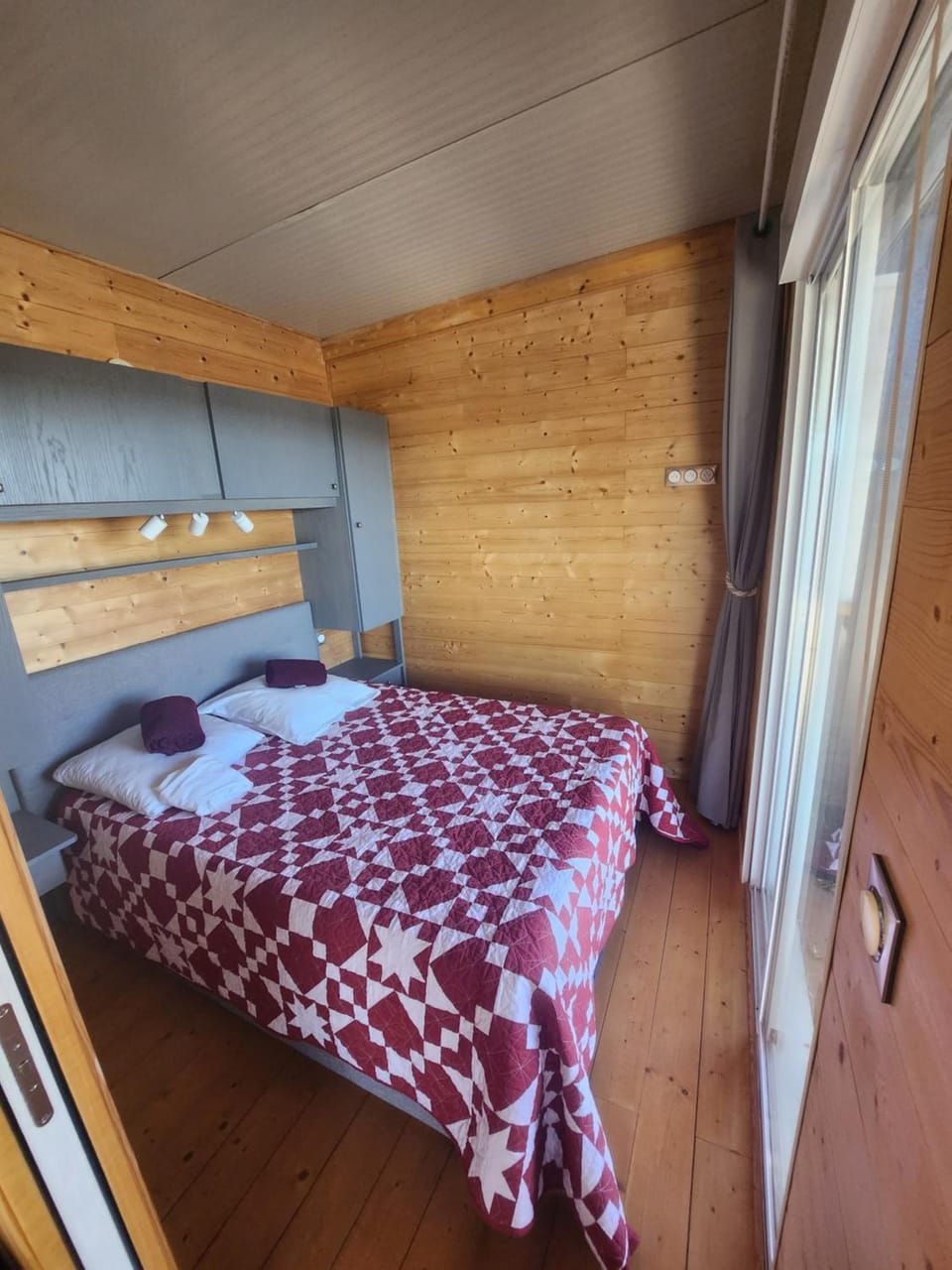 La tête sous les étoiles Chalet in Pézenas
