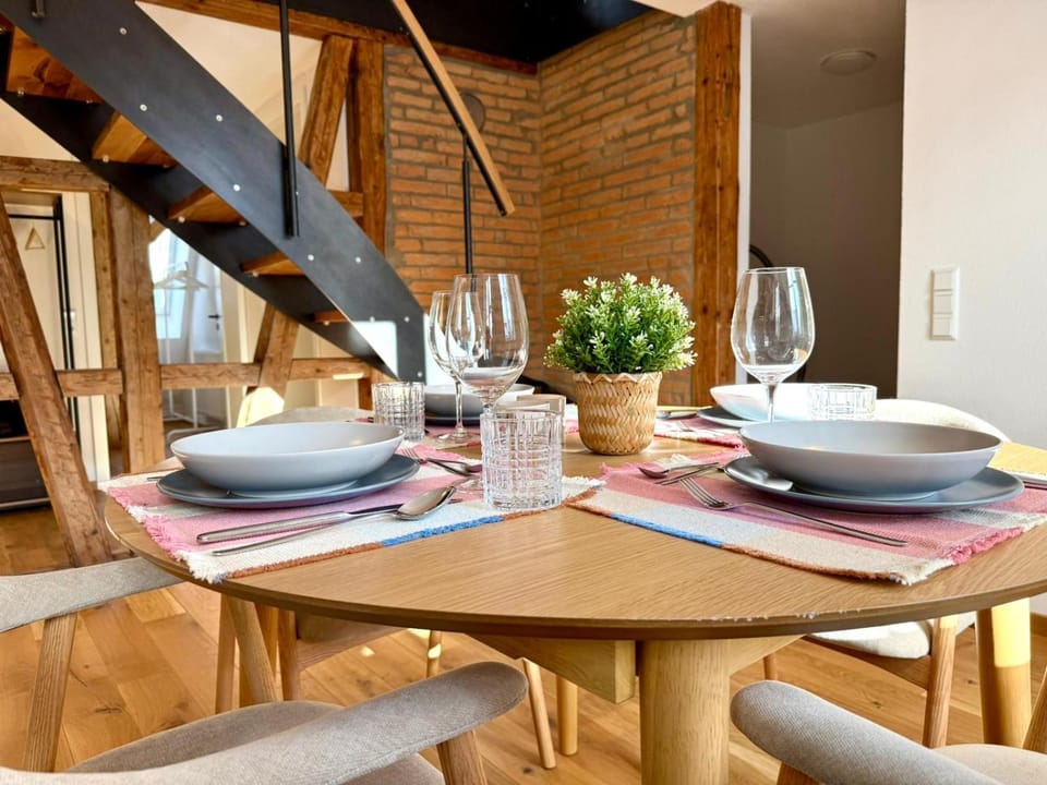 Dining area, kitchen