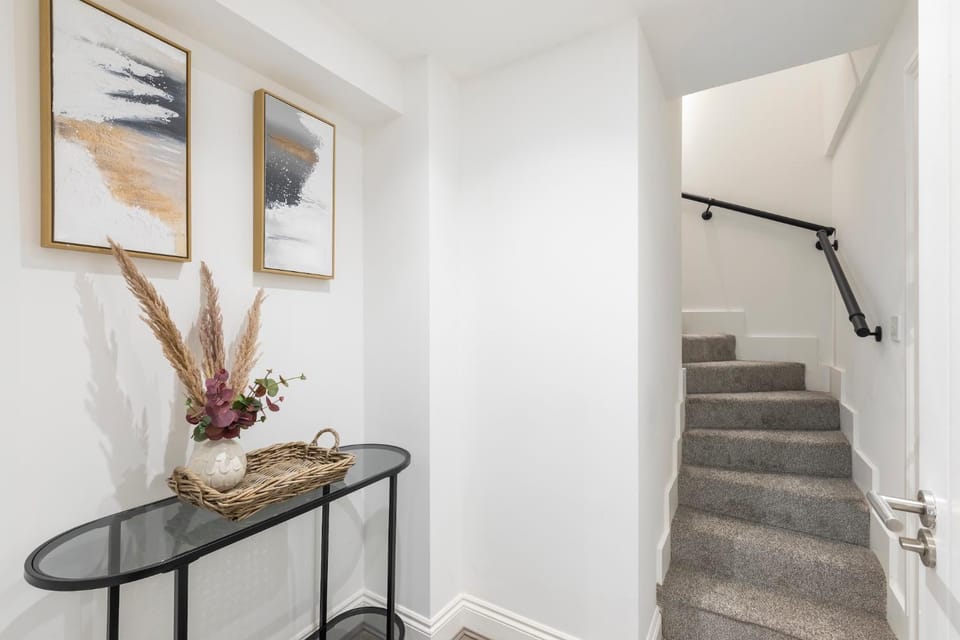 Stone Studio-Large newly refurbishedCentral Apartment in Hove