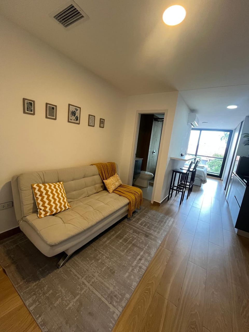 Bed, Living room