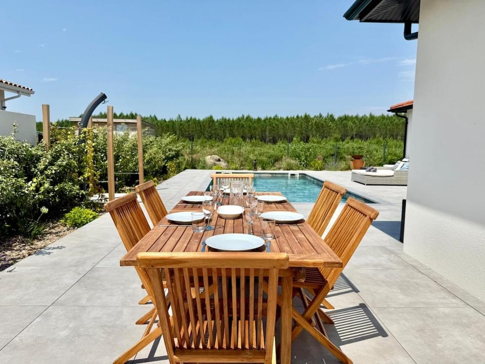 Villa Aurora Piscine 7 personnes Villa in Biganos